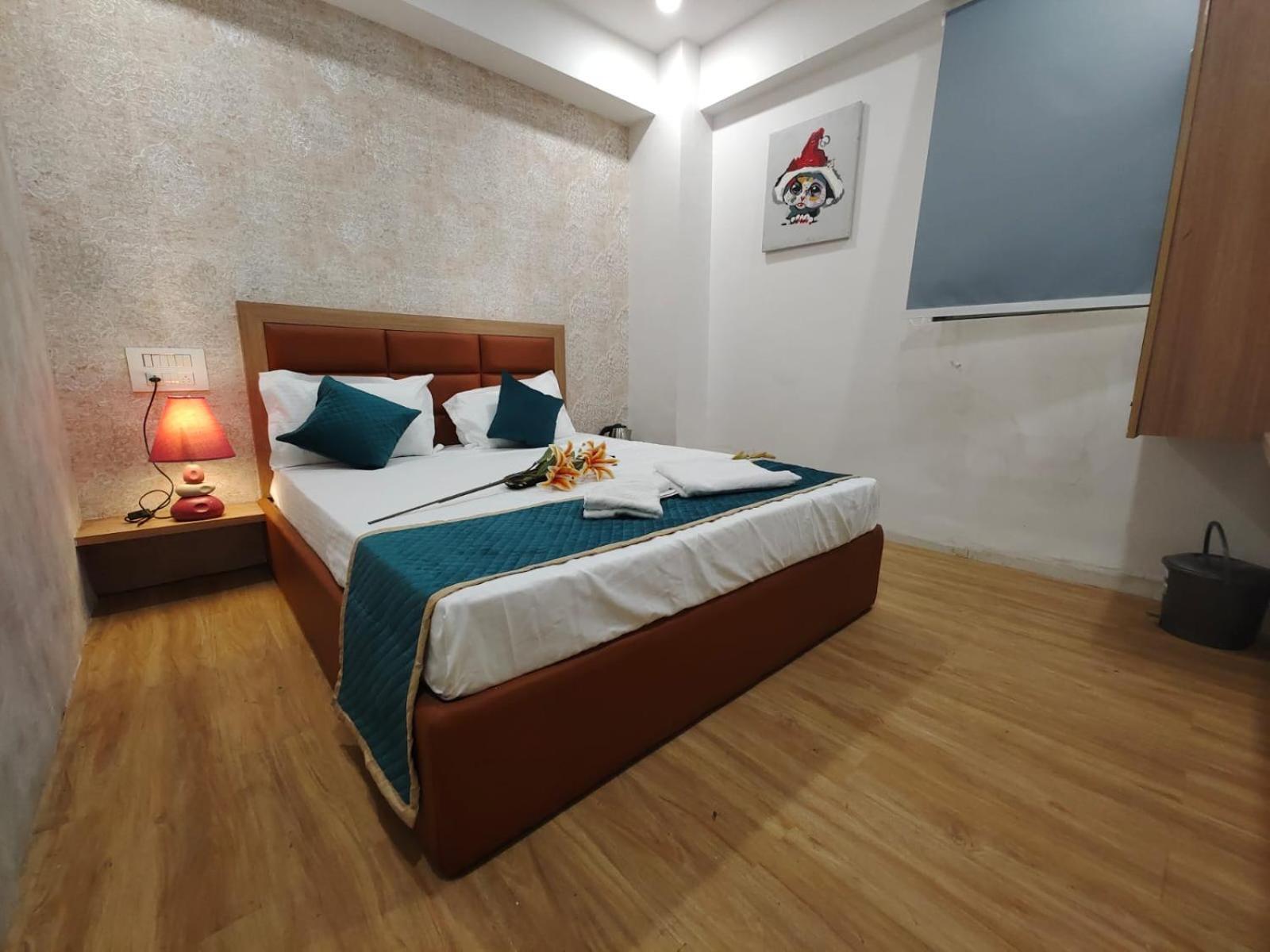 Hotel Prasang Surat Ngoại thất bức ảnh